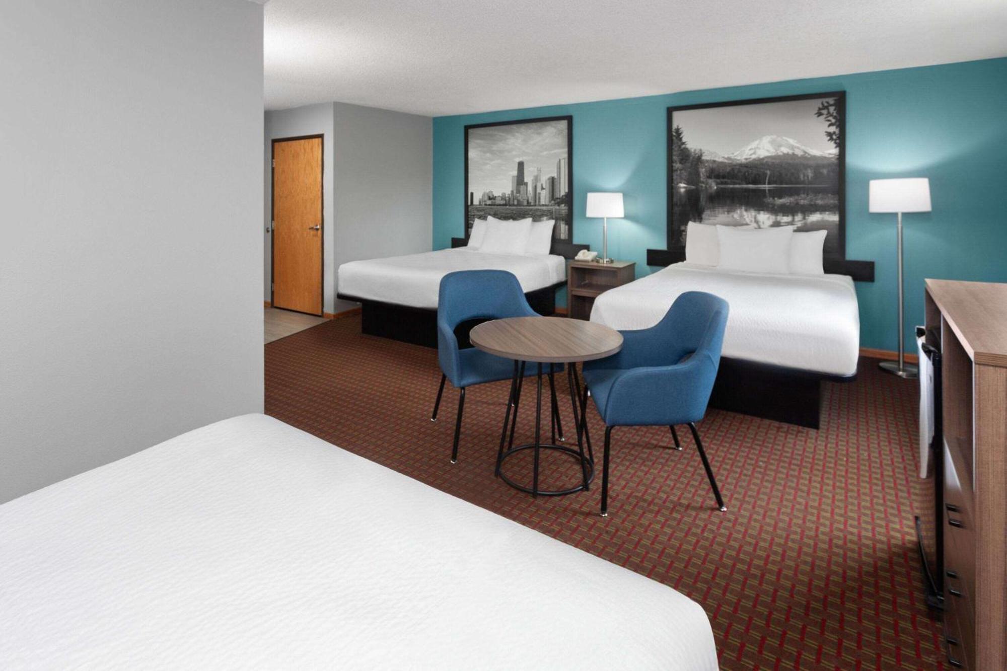 Super 8 By Wyndham Mchenry Fox Lake Area Exteriör bild
